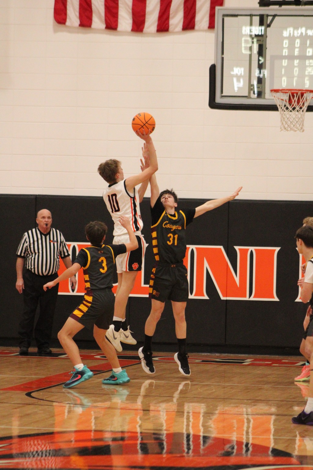 A lot at steak: Nine-seeded Tigers steal postseason run from one-seeded Abingdon-Avon